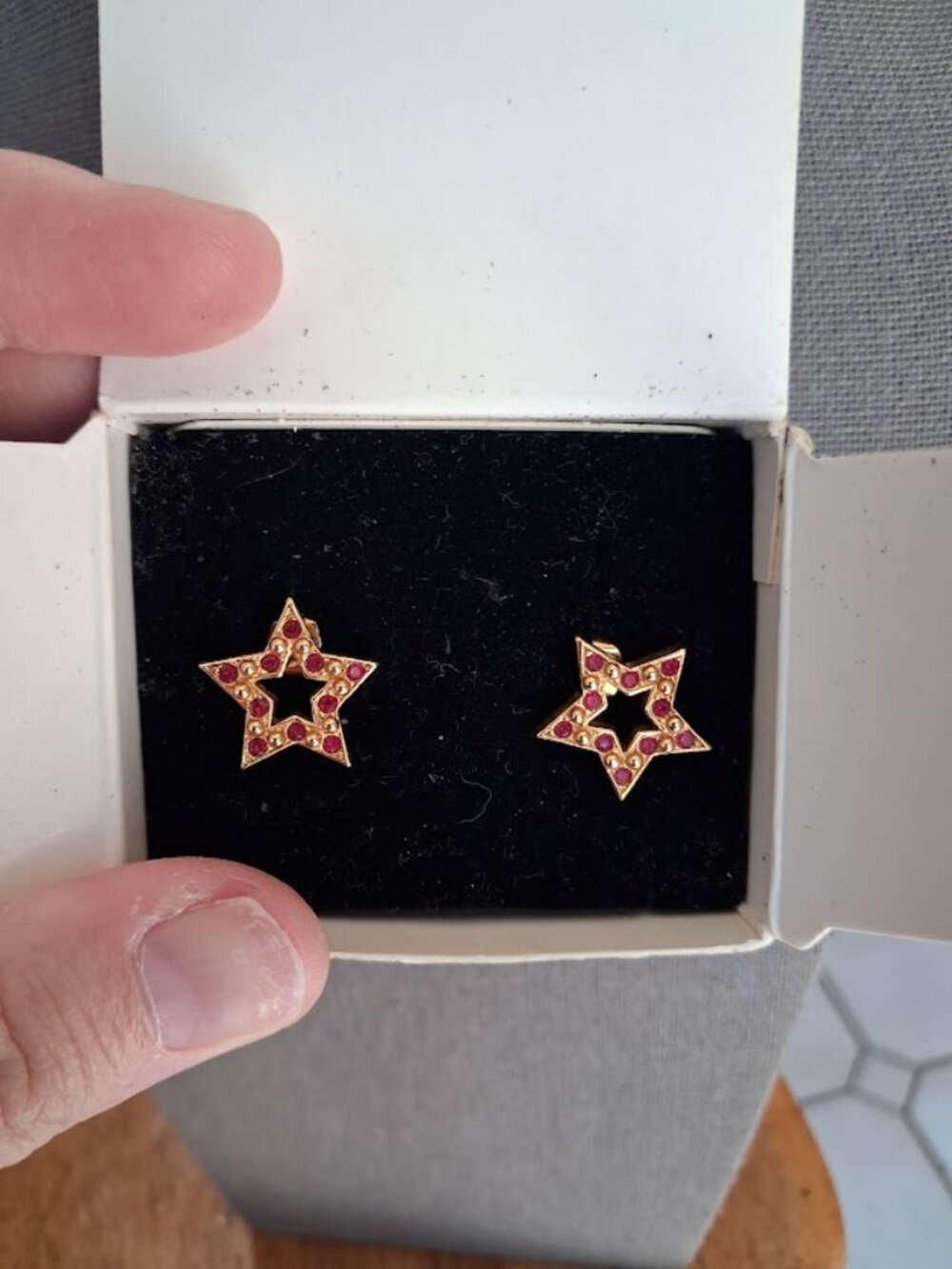 Vintage 1994 Avon Sparkle Star stud earrings